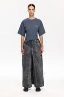 رتدي راحة وأناقة البنطلون الجينز الأسود – Les Benj...