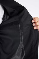 جاكيت رجالي أسود طارد للماء بقصة ضيقة وياقة واقفة...