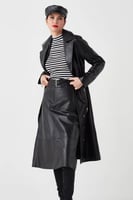 معطف واق من المطر للنساء من الجلد الطبيعي باللون ا...