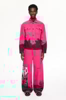 سترة بأزرار مع طباعة ليزر سجاد - وردي فاتح - تفاصي...