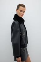 معطف تروك أسود – ياقة فرو قابلة للفصل – دفء وأناقة...