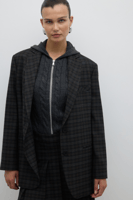 سترة بليزر مزدوجة الأزرار باللون الفحمي - تصميم تر...