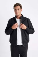 جاكيت رجالي أسود طارد للماء بقصة ضيقة وياقة واقفة...