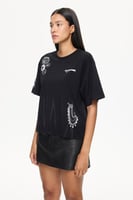 تيشيرت معلب – أسود – طبعات موسمية – قصة مربعة وراح...