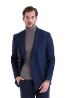 جاكيت رجالي باللون الأزرق الداكن بقصة ضيقة بياقة م...