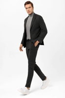 بدلة دوبي Slimfit رمادية اللون من SUVARI