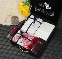 أبيض