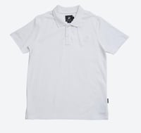 تشيرت بولو ابيض