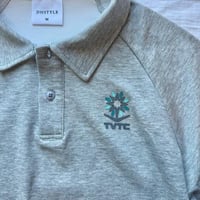 تيشيرت بولو اوفرسايز فضفاض (اكتاف منسدلة) زي الكلي...