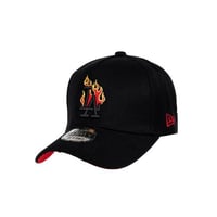 كاب نيو ايرا قماش اسود بتطريز اسود