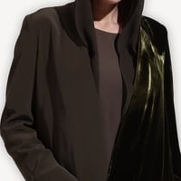 Shawl Velvet – عباية بليزر مخمل مع كريب