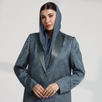 Signature Line Jacquard – عباية بليزر كريب جاكار