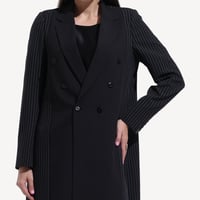 Signature Line Pinstripe – عباية بليزر مقلم