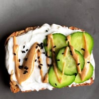 زبدة الكاجو والمكاديميا