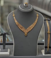 طقم لازوردي الصقر 21k