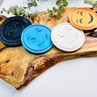 قالب سيليكون كوستر وجه ضاحك مقاس 10*10 سم