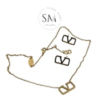 سلسال وحلق من ڤالينتينو 1 VALENTINO