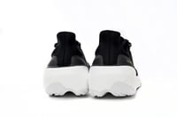 حذاء الترا بوست 23