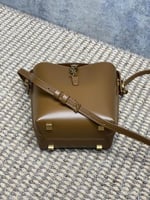 شنطة نسائية