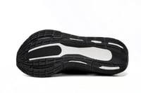 حذاء الترا بوست 23