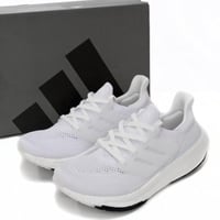 حذاء الترا بوست 23