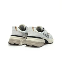 حذاء نايك V2K RUN