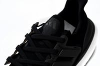 حذاء الترا بوست 23