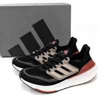 حذاء الترا بوست 23