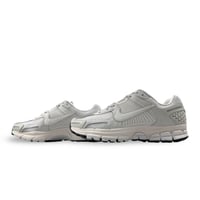 حذاء نايك زوم فوميرو Nike Vomero 5