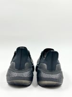 حذاء الترا بوست 22