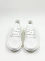 حذاء الترا بوست 22