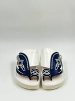 حذاء شرقي مطرز