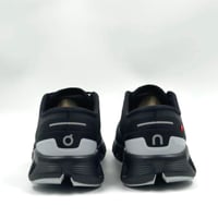 حذاء On Running Cloud