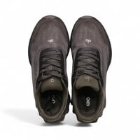 حذاء alo runner بني محروق للجنسين