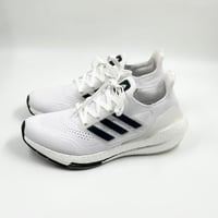 حذاء الترا بوست 22