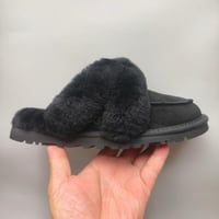 سليبر شتوي فرو نسائي اسود