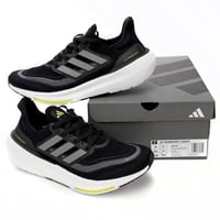 حذاء الترا بوست 23