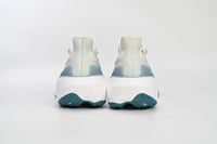 حذاء الترا بوست