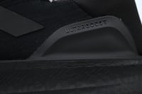 حذاء الترا بوست 5