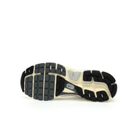 حذاء نايك زوم فوميرو Nike Vomero 5