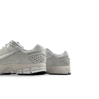 حذاء نايك زوم فوميرو Nike Vomero 5