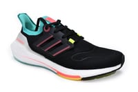 حذاء الترا بوست 22