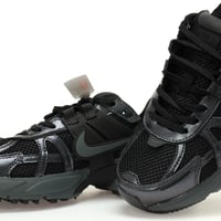 حذاء نايك V2K RUN