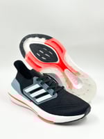 حذاء الترا بوست 22