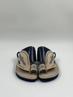 حذاء شرقي مطرز