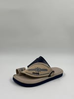 حذاء شرقي مطرز