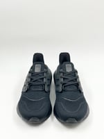 حذاء الترا بوست 22