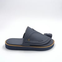 حذاء لون كحلي مطفي سادة