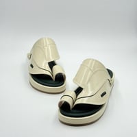 حذاء أرضيه مبطنه ابيض مع رمادي