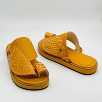 حذاء جلد ثعبان مطبوع